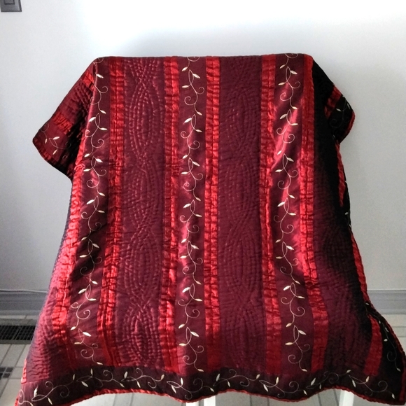 Decorative burgundy throw  59" x 51" - Picture 1 of 3